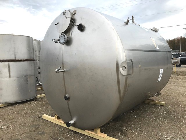***SOLD*** used 5000 Gallon Stainless Steel vertical Storage tank built by Walker. 8'11